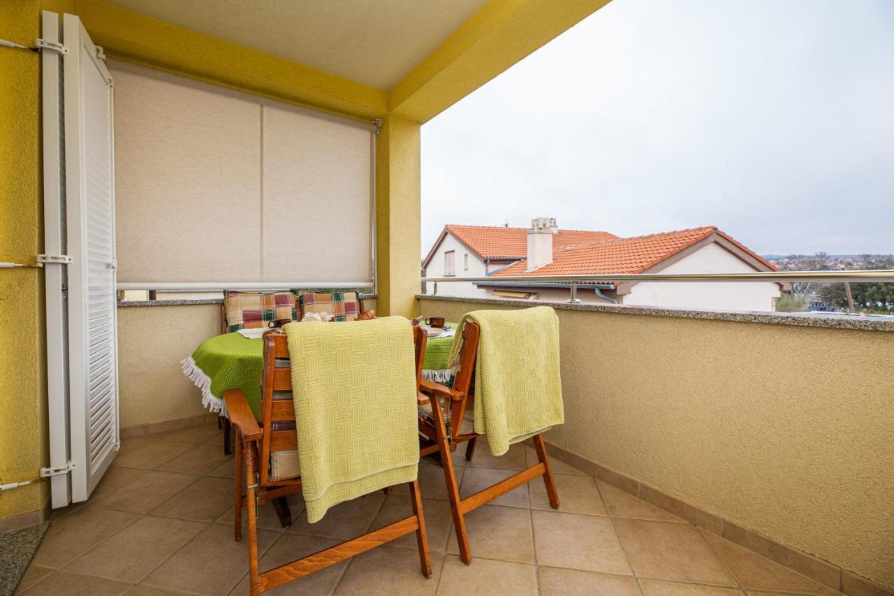 Golden Hope 4+1 Apartment Krk Krk Town Eksteriør bilde