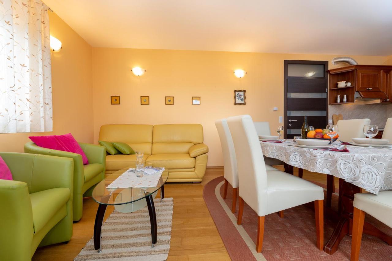 Golden Hope 4+1 Apartment Krk Krk Town Eksteriør bilde