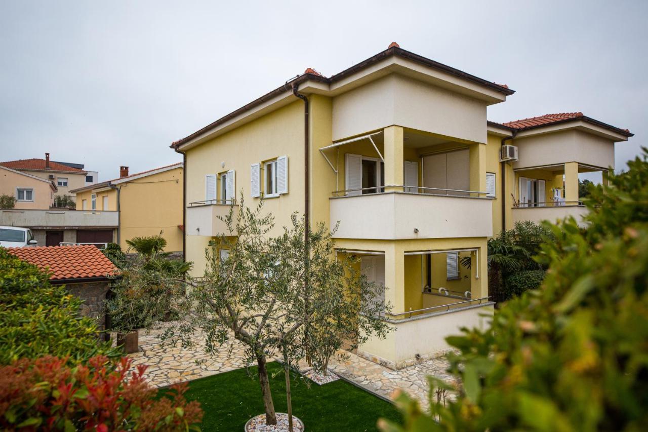 Golden Hope 4+1 Apartment Krk Krk Town Eksteriør bilde
